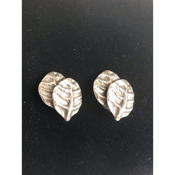 Vintage ROBERT LEE MORRIS Clip On EARRINGS brutalist leaves - Picture 1 of 5